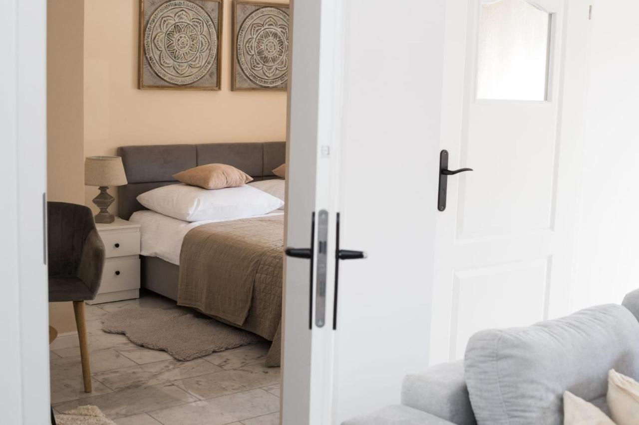 Apartament Mietowy Rumianek Lwowek Exteriör bild